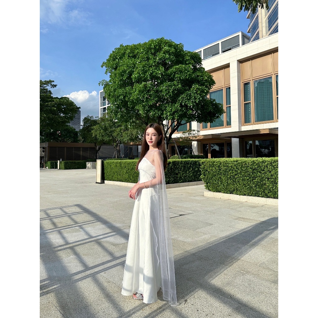 Grace Dress KARBIRI เดรสเกาะอกยาว ชุดพรีเวดดิ้ง