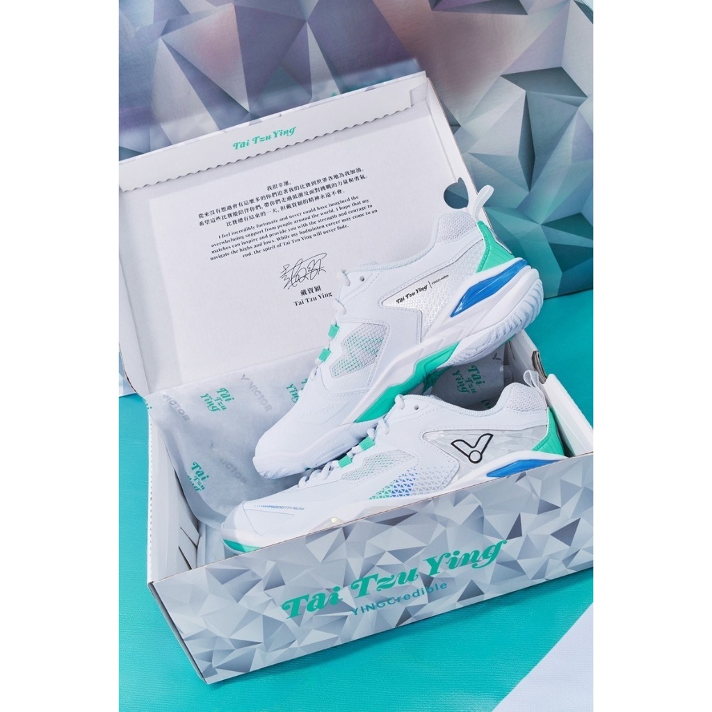 ✨ P9200TTY NLite 👟 รองเท้ากีฬาแบดมินตันรุ่นพิเศษ Tai Tzu Ying Tribute Collection 🌟 ดีไซน์เรียบหรู