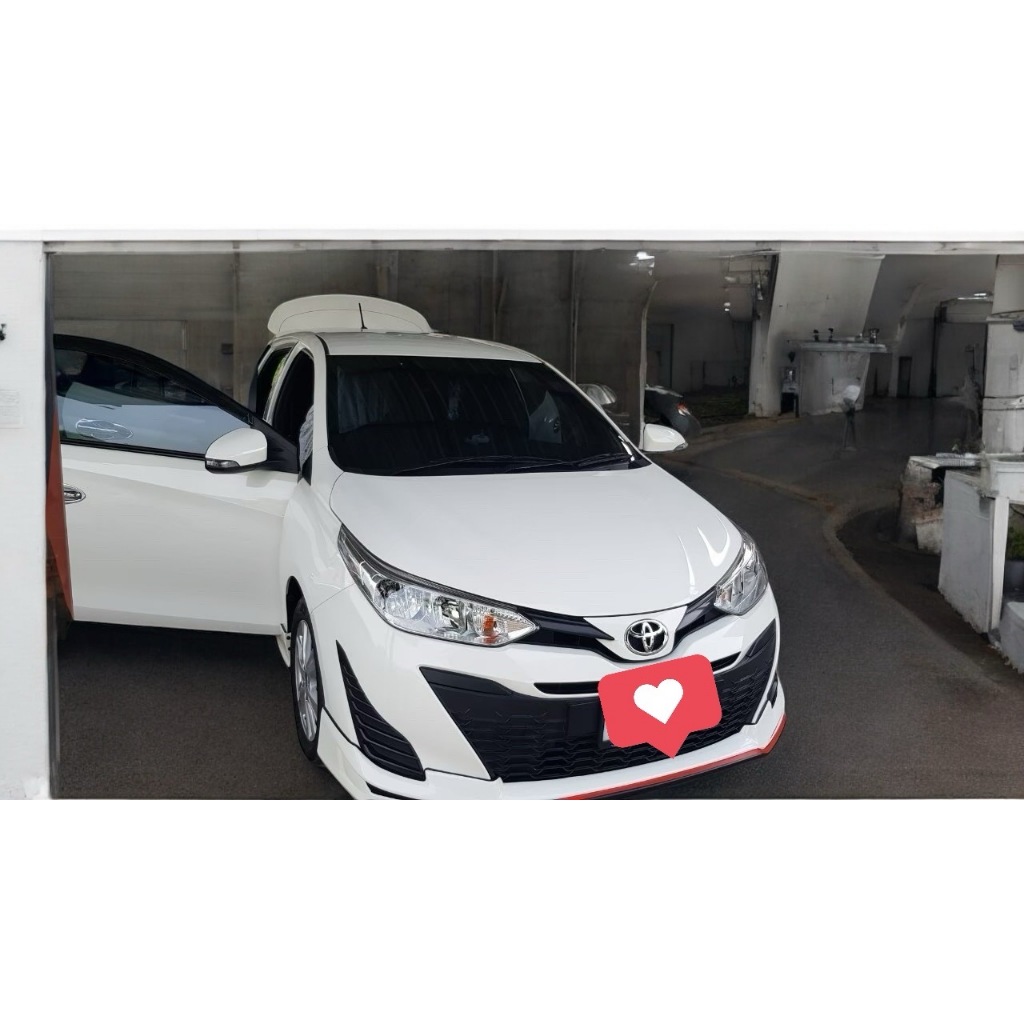 พรมกระดุมรถยนต์ ตรงรุ่นลายกระดุม TOYOTA Yaris ative 2019