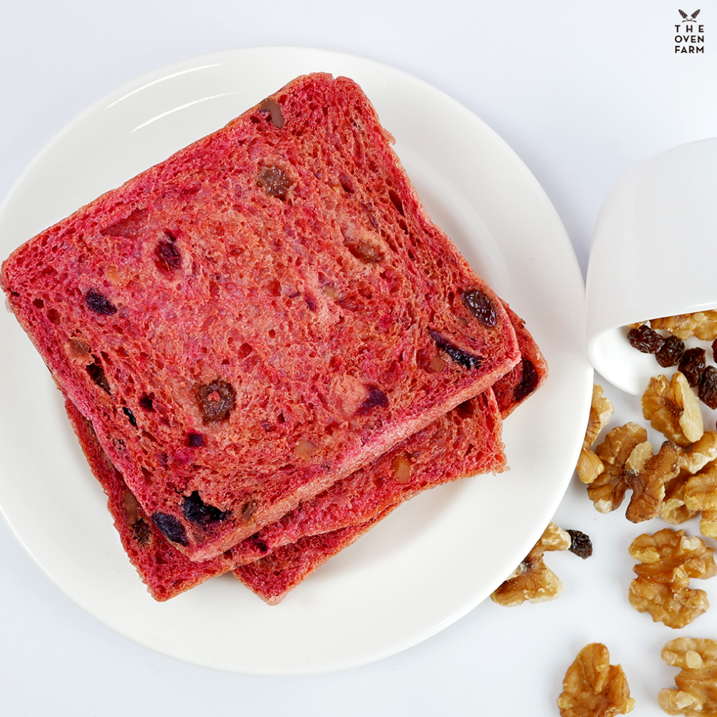 ขนมปังบีทรูทวอลนัท (Beetroot Bread with Walnut)