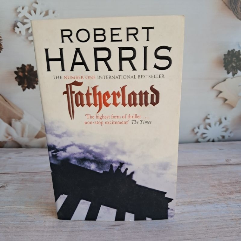 #มือสอง นิยายผู้ใหญ่Fatherland.  By Robert Harris.