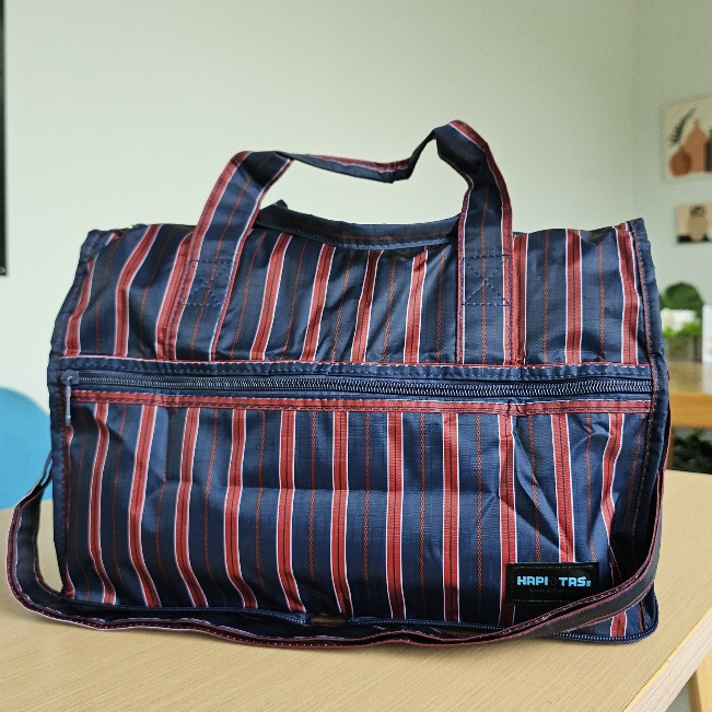 HAPITAS กระเป๋าพับ กระเป๋าสะพาย Boston small ลาย Preppy navy