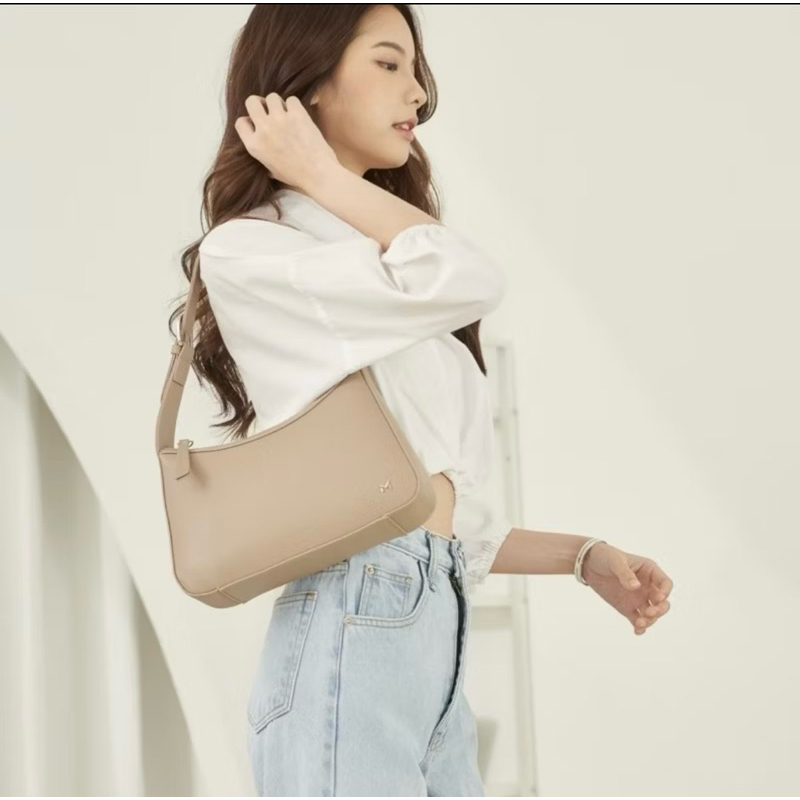 กระเป๋าสะพายไหล่ madam peony