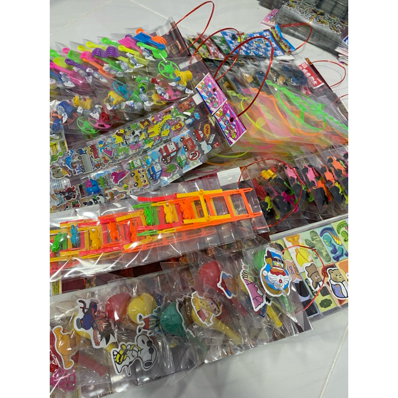 ของเล่นตอกแผงๆละ10ถุง ชุดสุ่ม 10 แผง ไม่ซ้ำ ของเล่นคลาสสิค ของเล่นโบราณ ขนมแผง
