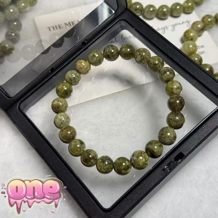 ทัวร์มาลีน Tourmaline ลูกปัดทัวร์มาลีนธรรมชาติสีเขียว สร้อยข้อมือลูกปัดทัวร์มาลีนสีเขียว หินแห่งความสุข