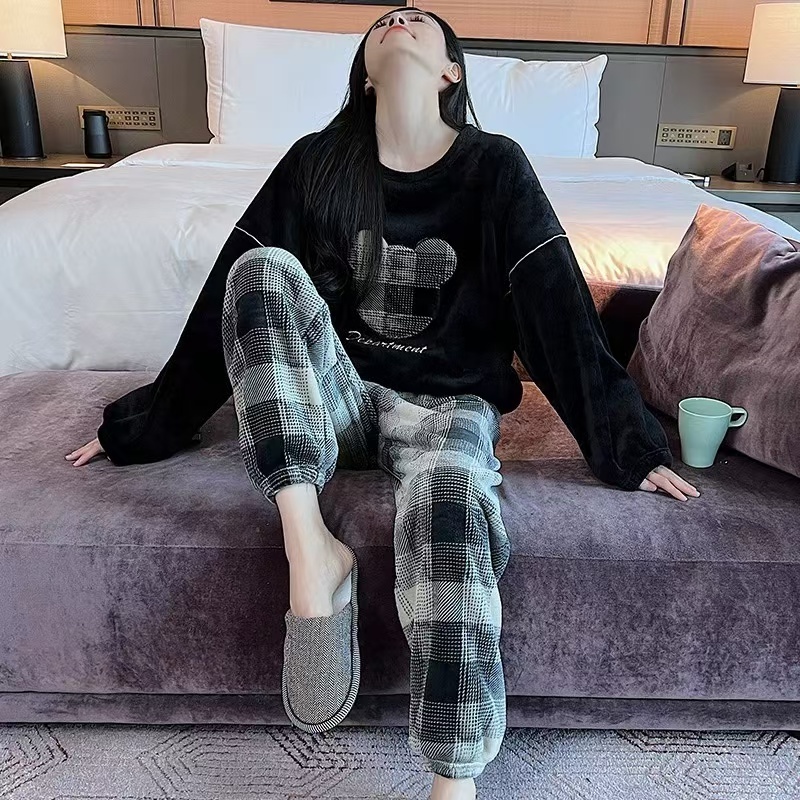 1668 SPSชุดนอนผ้าขนแกะ ชุดนอนสาวไม่เกิน163CM ผ้านิ่ม อุ่นม๊ากกก ลวดลายน่ารัก สินค้าพร้อมส่งจากไทย