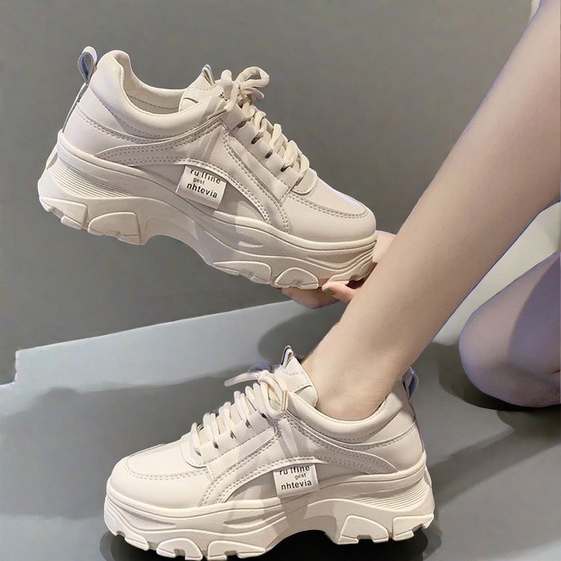 📢พร้อมส่ง📢 รองเท้าผ้าใบ ระบายอากาศได้ สไตล์ใหม่ สะดวกสบาย PU ผู้หญิง นุ่มและเสริมความสูง 1128