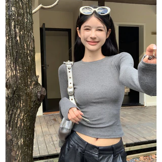 เสื้อยืดเเขนยาวผญ เสื้อครอปท็อปแขนยาว สีพื้น งานเกาหลี เเบบลำลอง ใส่เเล้วดูผอม #020277