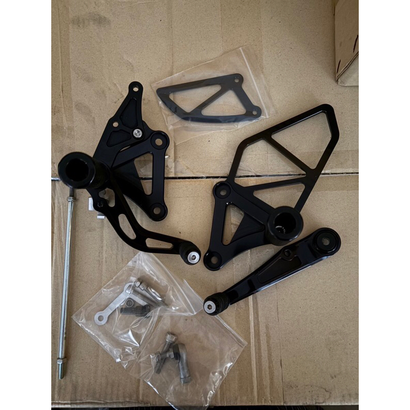 ‼️SALE‼️  เกียร์โยง CB650 CBR650 F มือ1 สีดำ 2200 บาท