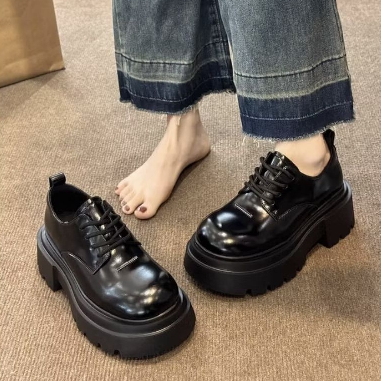 OhBlablaShoes  *NEW*  พร้อมส่ง  รองเท้าคัชชู ส้นตึก แต่งอะไหล่เงิน  สูง6ซม.  สีดำ