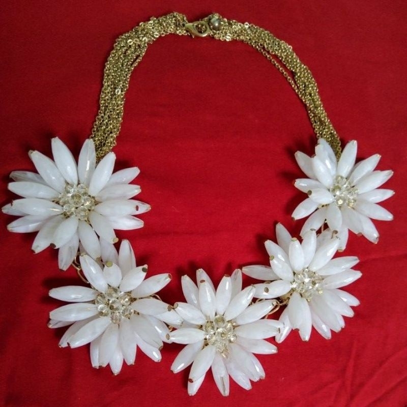 สร้อยคอ Acrylic Vintage White Daisy Collar