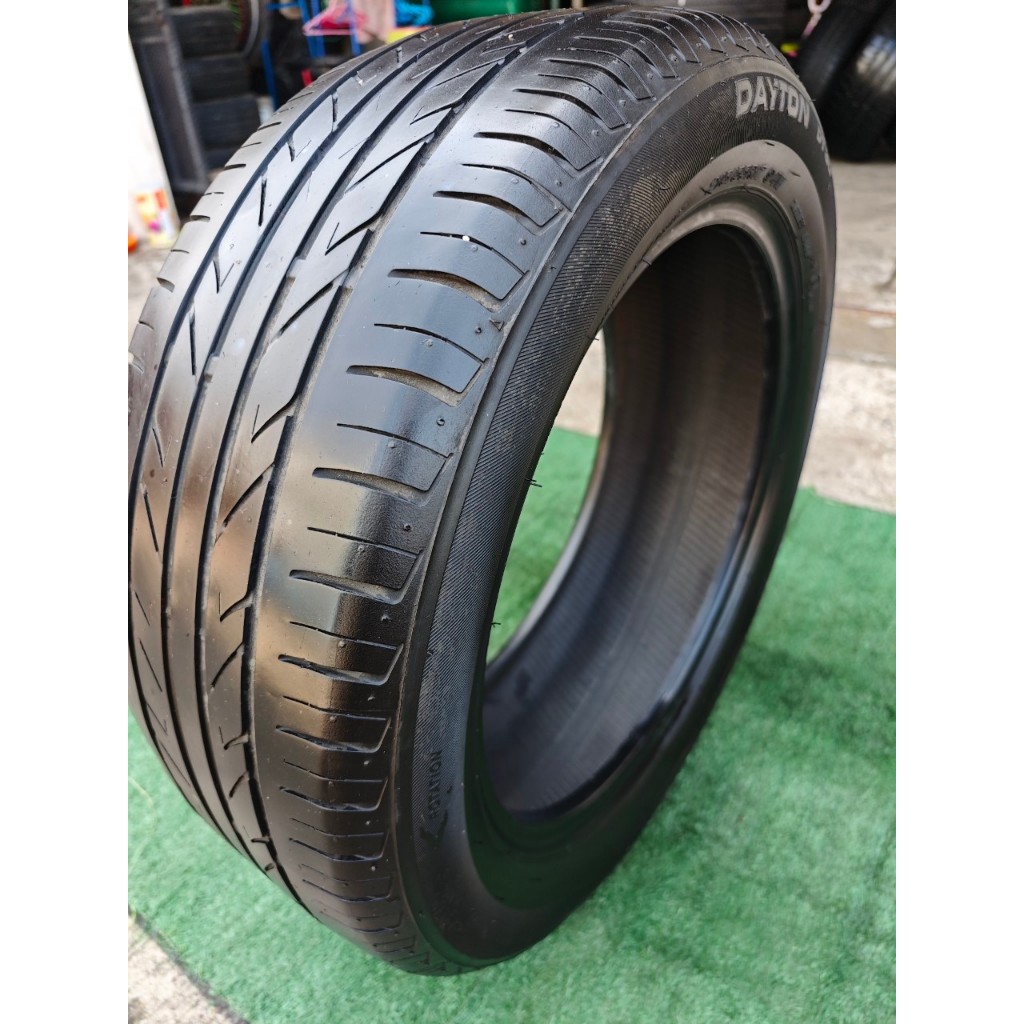 ยางเปอร์เซ็นต์ Dayton  ขนาด 215 55 R17 ปี 22 ยางสวย มีแค่ 1 เส้น ราคาเส้นละ 300 บาท ยางนิ่ม