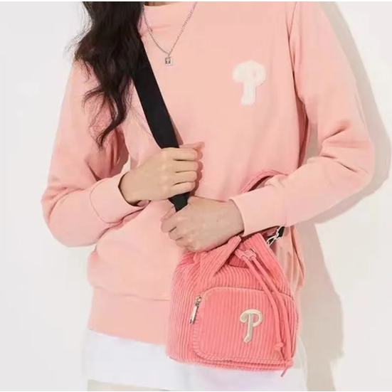 MLB (พร้อมส่ง) MLB FLEECE BUCKET BAG กระเป๋าถือทรงขนมจีบ กระเป๋าสะพายข้างNY ของแท้💯%