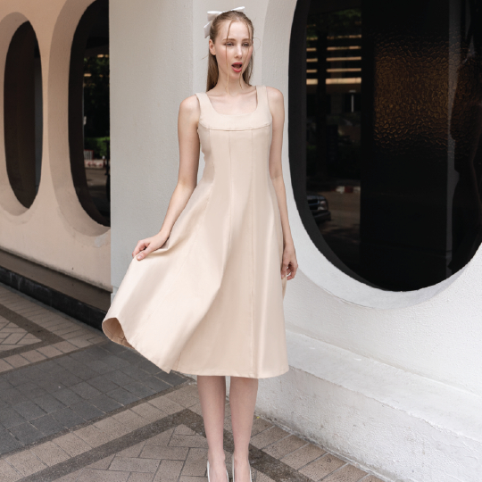 𝐍𝐞𝐰 𝐢𝐧 Miranda Dress | Luxury Sleeveless Evening Dress เดรสแขนกุดทรงหรู ตัดเย็บด้วยผ้า Signature เฉพาะของ Petchploybrand