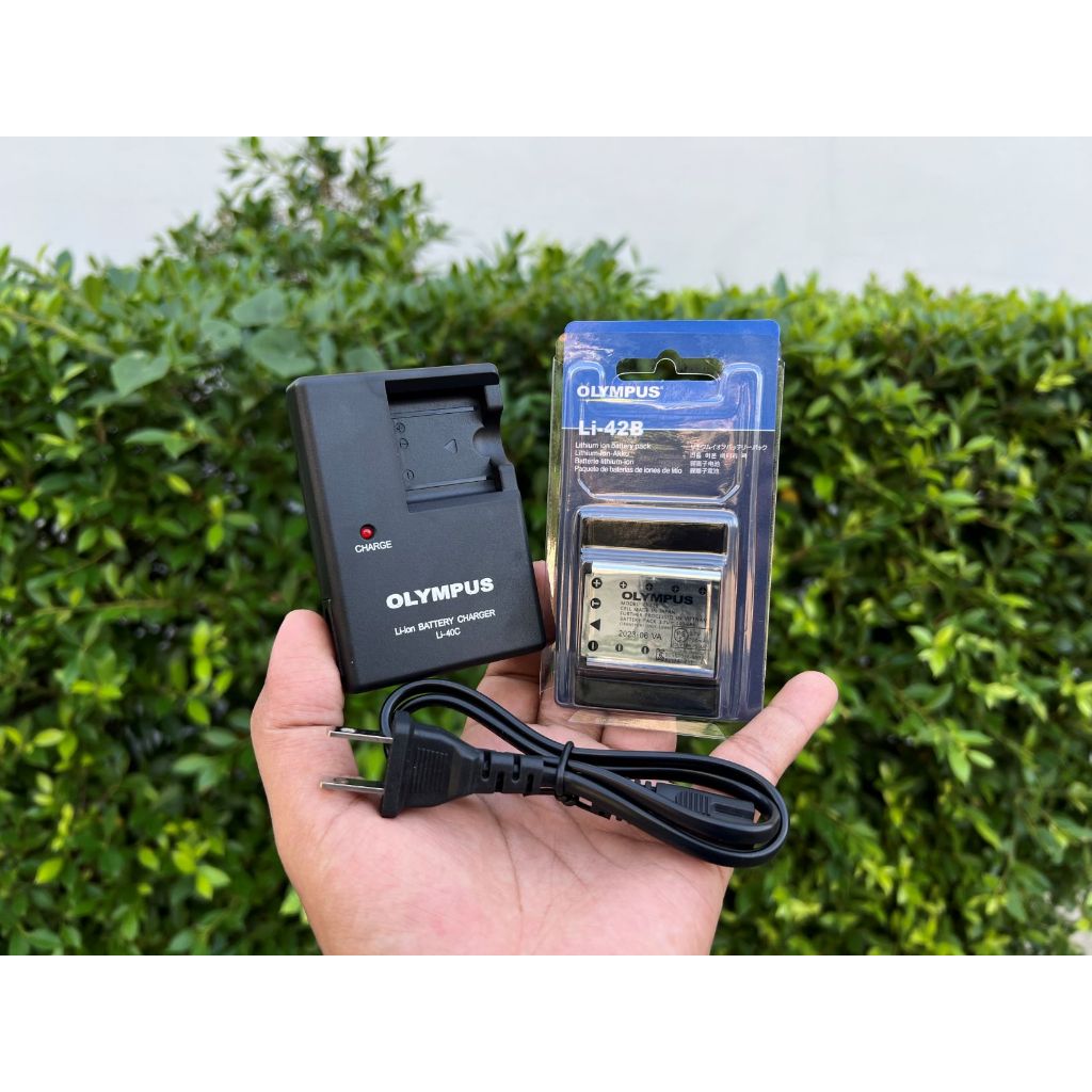 มือ 1 แบตเตอรี่และแท่นชาร์จกล้อง OLYMPUS FE-340 FE-350 FE-360 FE-3000 FE-3010 FE-4000 FE-4010 FE-4030 FE-5000 FE-5010