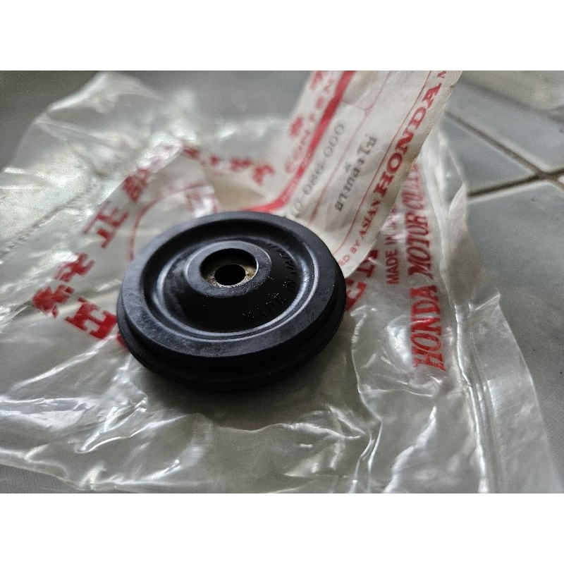 ยางกลิ้งโซ่ แท้ใหม่ ญี่ปุ่น Honda C50 C65 C70 CF50 CF70 CD50 CD65 CD70 Z50