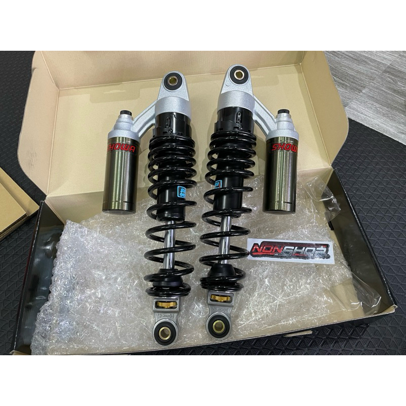 โช้คหลังSHOWA CB1300 สตัทดำ งานเหมือนแท้ สูง340มิล สปริง ดำ