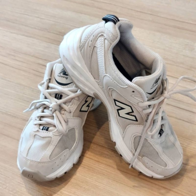 รองเท้าผู้หญิง New Balance 530 สี SH size 22 cm  มือสองสภาพใหม่ ใส่น้อยมาก 2-3 ครั้ง