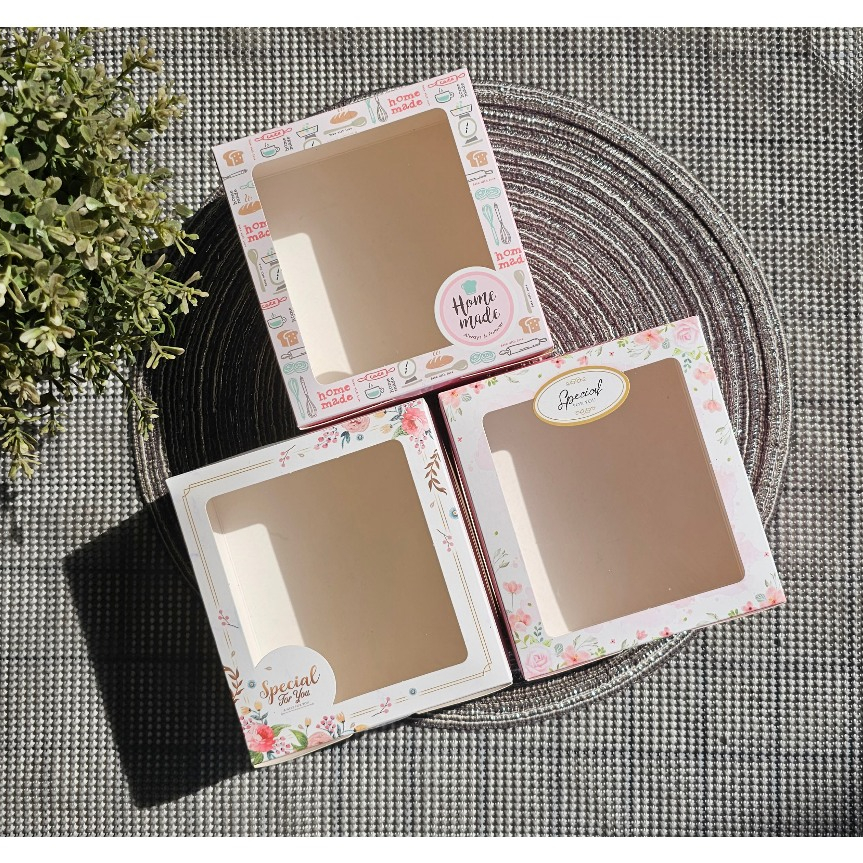 กล่องสแน็ค BK18W (20 ใบ/แพ็ค) ขนาด ก 12.7 x ย 14 x สูง 6.3 ซม. สำหรับใส่ขนม อาหารว่าง ขนมจัดเบรค