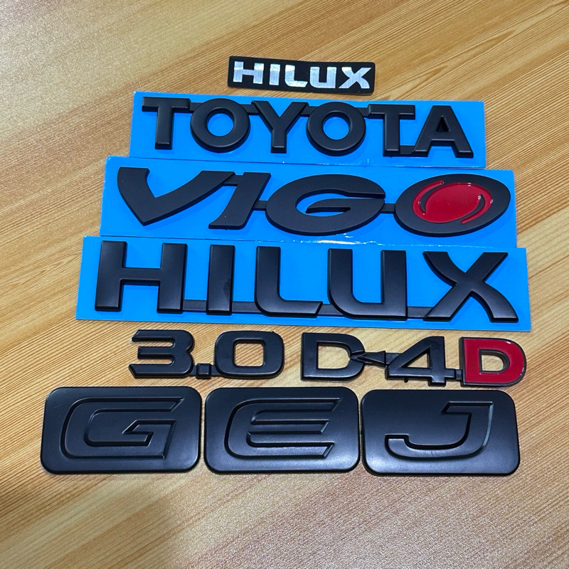 โลโก้  Hilux สติ๊กเกอร์  toyota  Hilux vigo Champ 3.0 D4D E V G J สีดำ ราคาต่อชิ้น