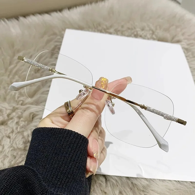 [ส่งจากกทม]แฟชั่น แว่นตาไม่มีขอบแว่นตาป้องกันแสงสีฟ้าแว่นอ่านหนังสือแว่นสายตายาวใส่สบายไร้ขอบน้ำหนักเบาค่าสายตาUnisex - รูปที่ 6