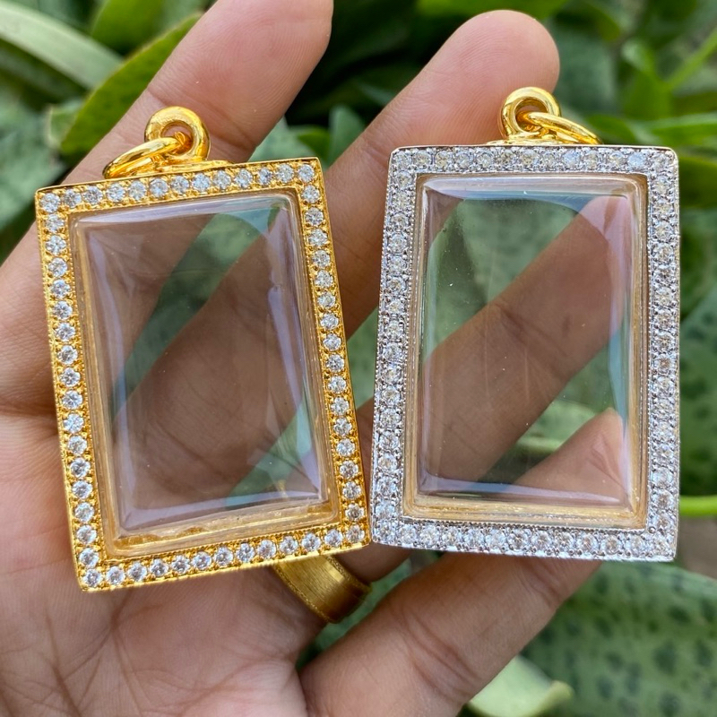 กรอบพระ สมเด็จ/สี่เหลี่ยม งานทองอิตาลีฝังเพชรขนาด 3.6x2.5ซม.หนา8มิล(หรือใส่พระที่มีขนาดใกล้เคียงได้) สวยดีถูกทน
