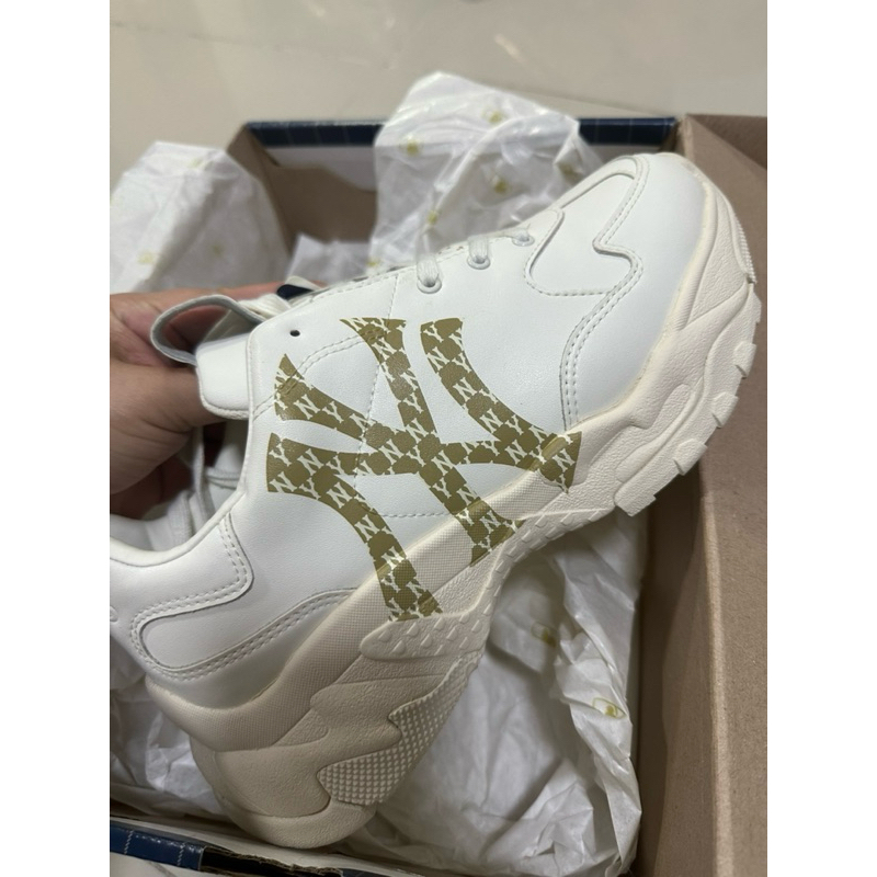 MLB รองเท้าผ้าใบ size 41 ของแท้100%จากshop ไทย พร้อมกล่อง