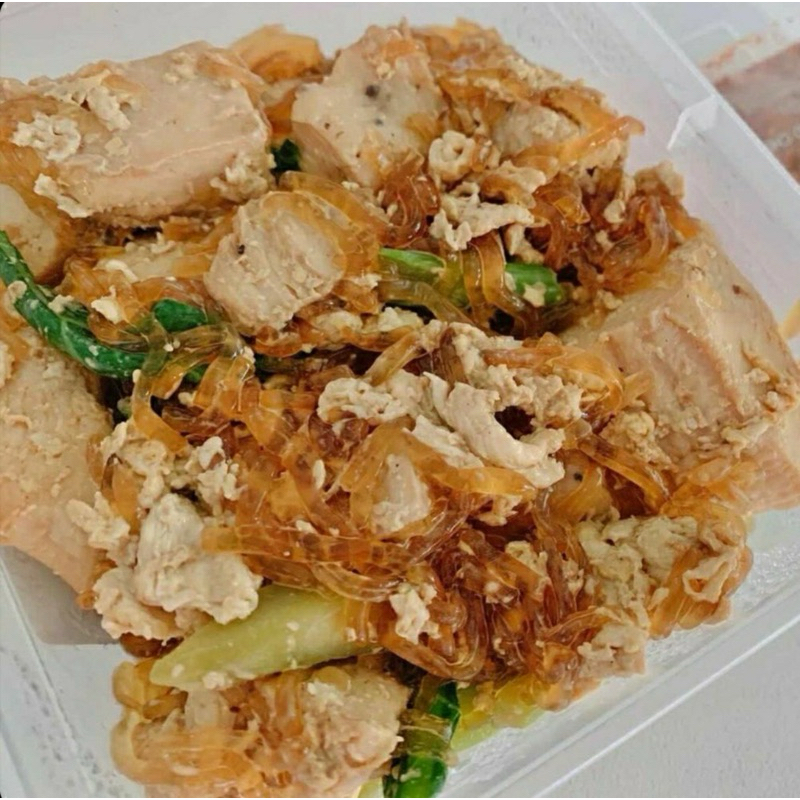 เส้นแก้วผัดซีอิ๋วไก่นุ่ม￼