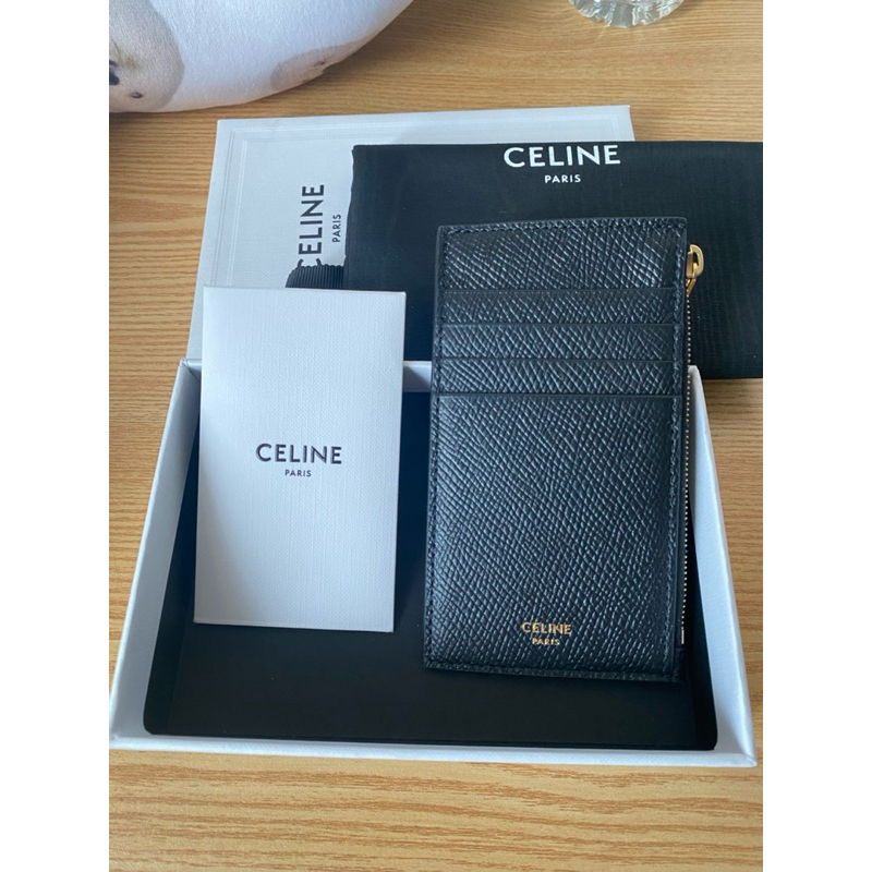 NEW!! Celine ของแท้ 100000000%  กระเป๋าใส่บัตรมีซิป ESSENTIALS ขนาดเล็ก หนังลูกวัวลายเกรน สีดำ