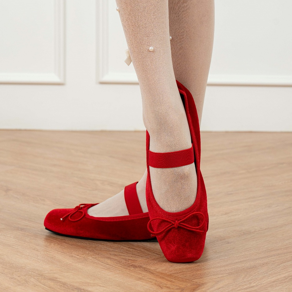 Mellowco รองเท้าบัลเล่ต์ส้นแบน Ballet หนังกำมะหยี่ประดับโบว์ รุ่น Call Me Lily M8-4426