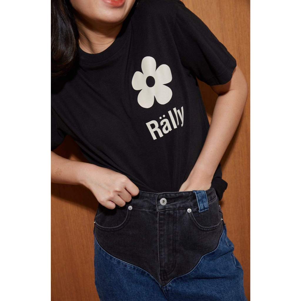 RALLY Flower Tee - เสื้อยืดสกรีนลายดอกไม้ (มีให้เลือก 5 สี) รูปที่ 3
