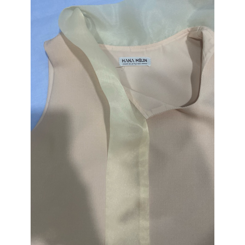 Hana Milin เสื้อแขนกุด ปกผ้าชีฟองสามารถผูกโบว์ได้ น่ารักฟุดๆค่ะ