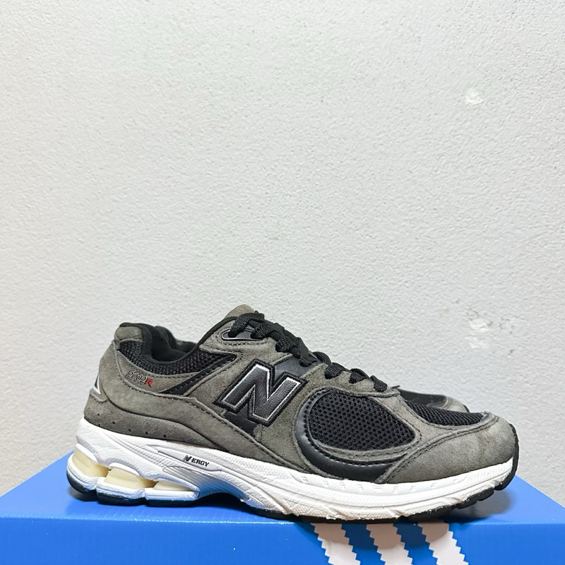 New balance2002R 38.5/24 มือสอง