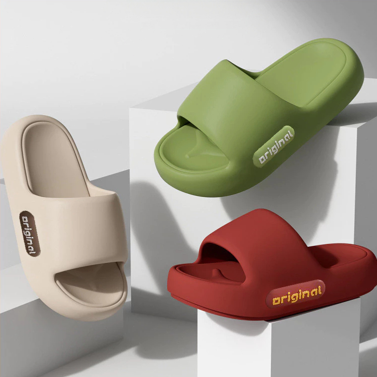 TIKP รองเท้าแตะสําหรับปีใหม่ รองเท้าใส่ในบ้าน 4cmพื้นหนา กันลื่น ลําลอง กันน้ํา สําหรับผู้ชาย และผู้หญิง รองเท้า