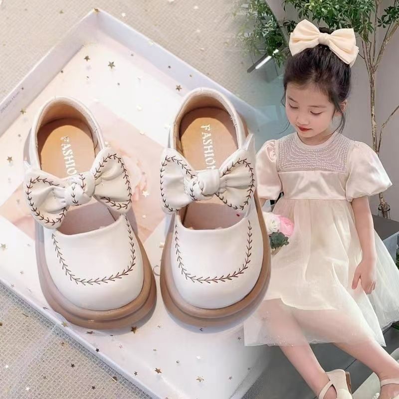 【สินค้าพร้อมส่ง】รองเท้าเต้นสไตล์เจ้าหญิงสำหรับเด็กผู้หญิง รองเท้าหนังรุ่นใหม่ประจำฤดูใบไม้ผลิ 2024