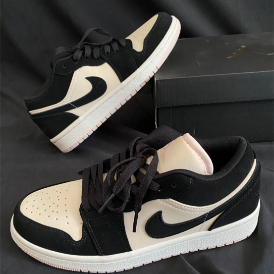 Jordan Air Jordan 1 guava ice milk tea powder ของแท้ 100 %