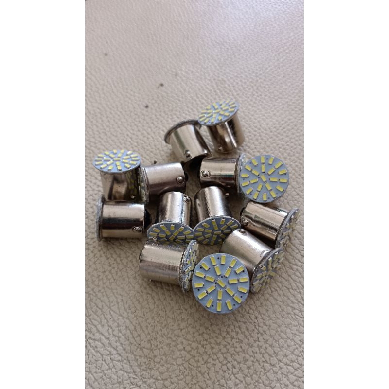 ไฟส่องป้ายทะเบียน LED สีขาว 22 SMD 1w (BA15S(1156) ขั้วเขี้ยว 15 mm.)