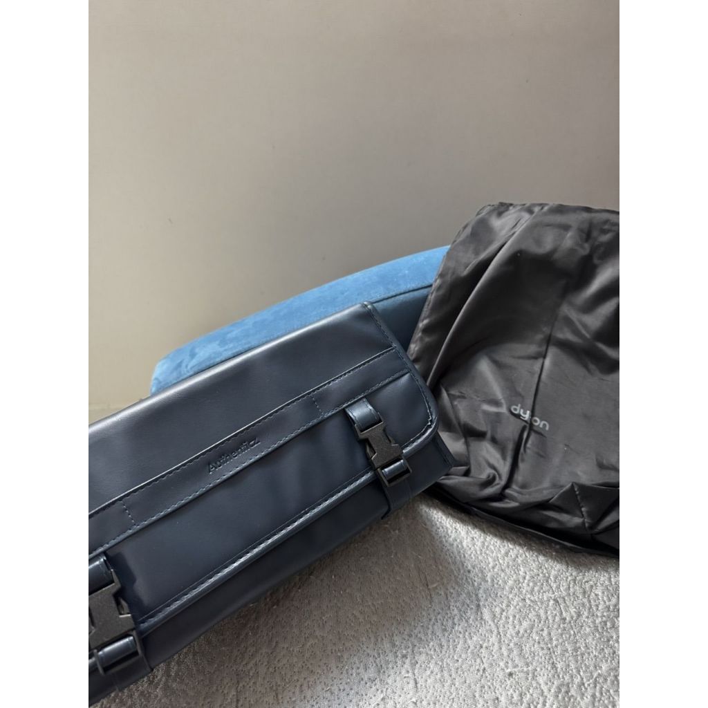 กระเป๋าใส่ไดร์เป่าผม  Dyson Beauty Bag/ Woven Bag