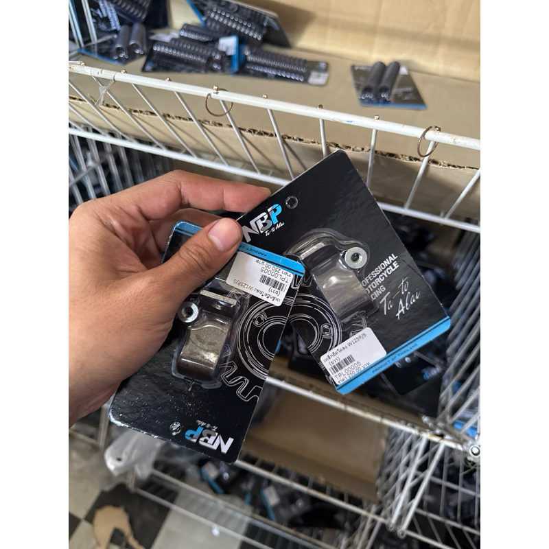 เพจยึดชุดสี เหล็กยึดชุดสี ตัวยึดชุดสี เวฟ 125R/s หัวเถิก หน้าแหลม เท่านั้น เอาไปเชื่อมเองนะคับ