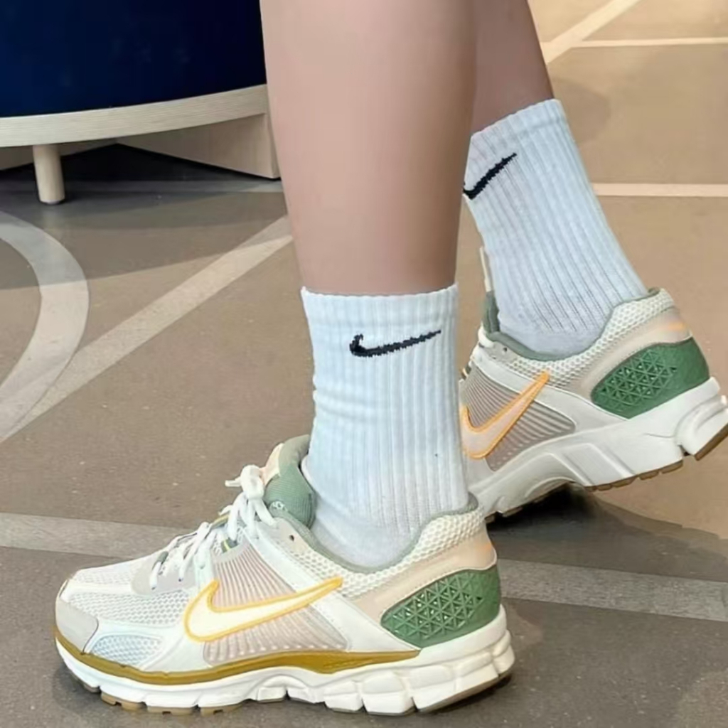 🔥พร้อมส่ง🔥✨ Nike air zoom vomero 5 (FQ6868-111) (FQ6868-181) (FD9919-001)   รองเท้าผ้าใบจริง sneakers Unisex 💯%