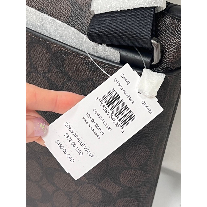 สะพายชาย Carrier Zip Crossbody Bag In Signature Canvas CW448