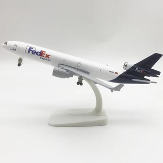 [20cm] โมเดลเครื่องบินFedEx MD-11.ทำด้วยเหล็ก มีล้อ มีล้อและขาตั้งโชว์ สวย งานละเอียด - ของขวัญ ของสะสม ของเล่น ตั้งโชว์