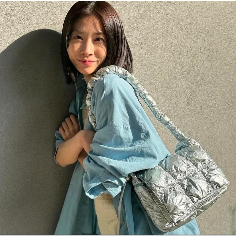 Carlyn Luke สี Silver