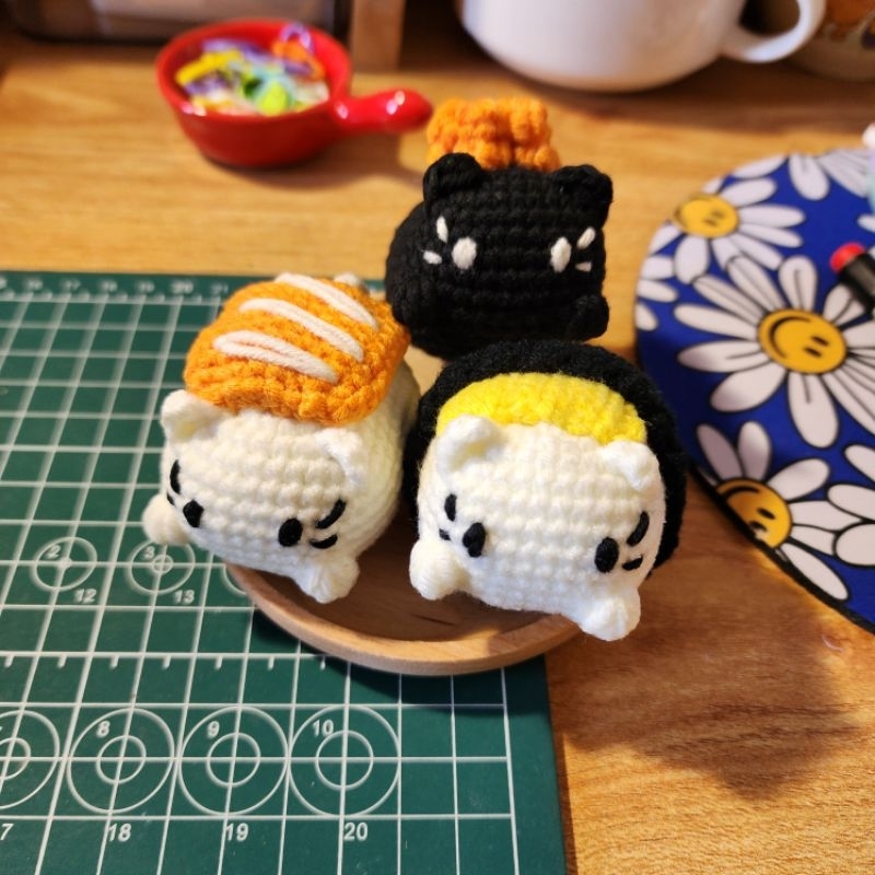📮ส่งทุกอังคาร,ศุกร์📮sushi cat crochet keychain : พวงกุญแจแมวซูชิไหมพรม🍣