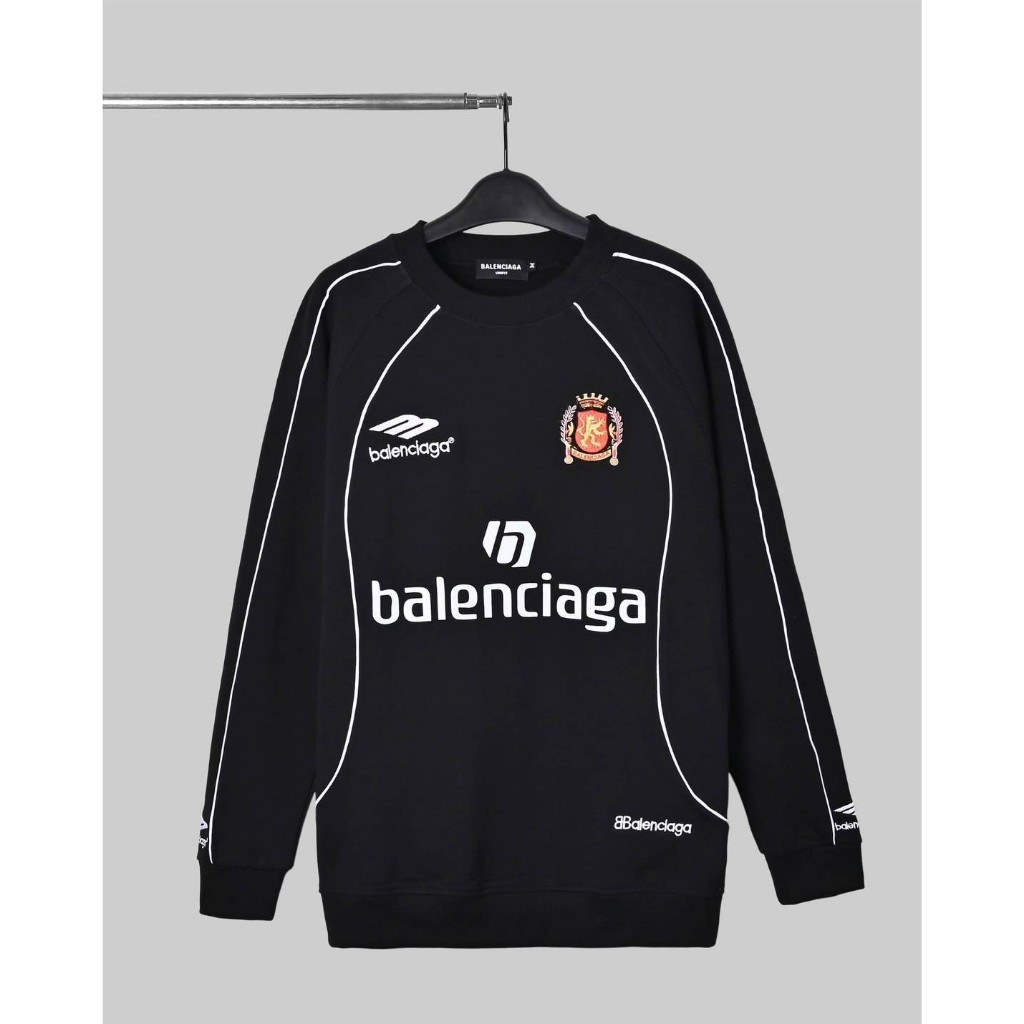 เสื้อสเวเตอร์ BALENCIAGA แขนยาวรุ่น BALENCIAGA PARIS SOCCER LONG SLEEVE T-SHIRT OVERSIZED ด้านหลังสก