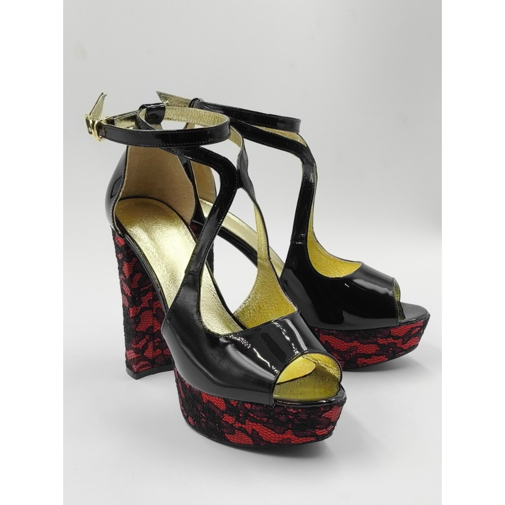 AAS1 : รองเท้า All About Shoes