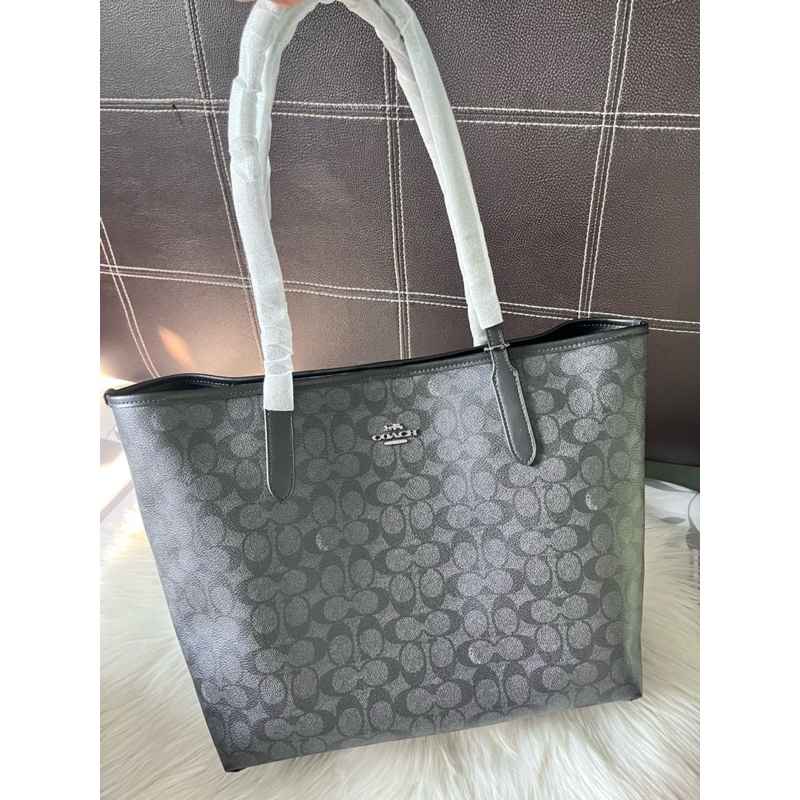 Coach cv976กระเป๋าสะพายไหล่ ถือ  coty tote กระดุมปิดแม่เหล็ก ลายc เทาดำ สี charcoal/black