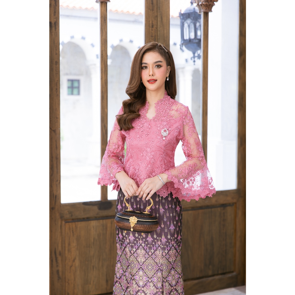 CHANIDA เสื้อลูกไม้ทรงคอวี งานคุณภาพ (รหัส 8385 ) *ราคาเฉพาะเสื้อ*