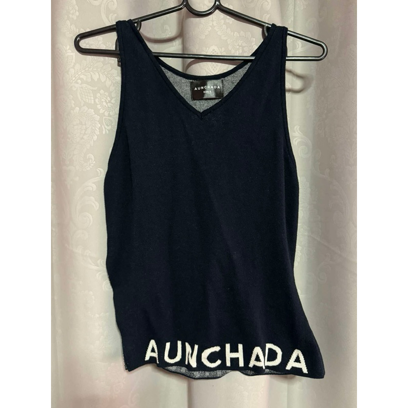 ส่งต่อเสื้อจากแบรนด์ Aunchada_Official รุ่น Lana Top สี Navy
