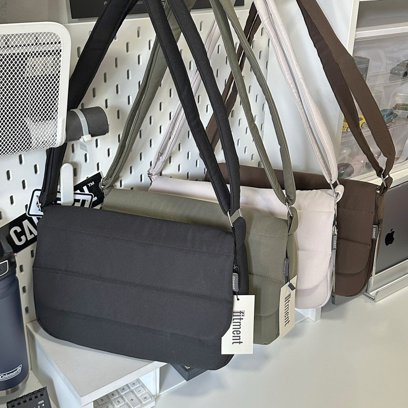 (พร้อมส่ง) fitment crossbody bag  กระเป๋าผู้ชาย กระเป๋าผ้า ใส่ไอแพดได้